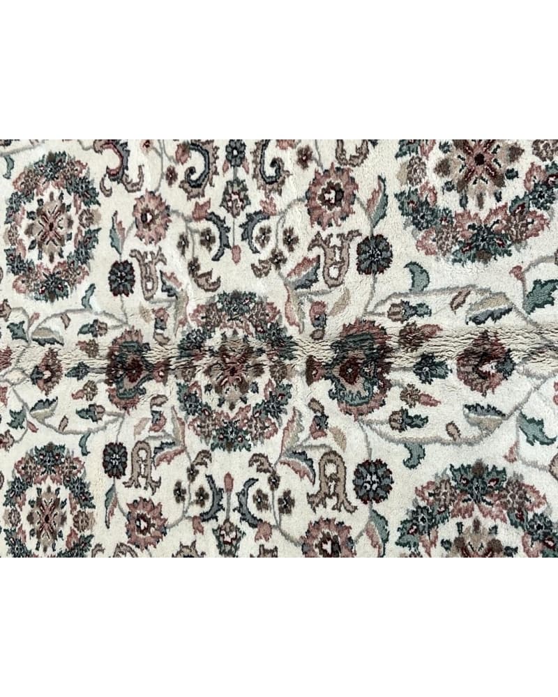 Kashan Wool view 3