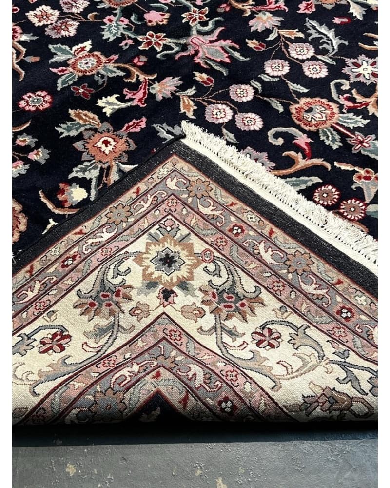 Kashan Wool view 3