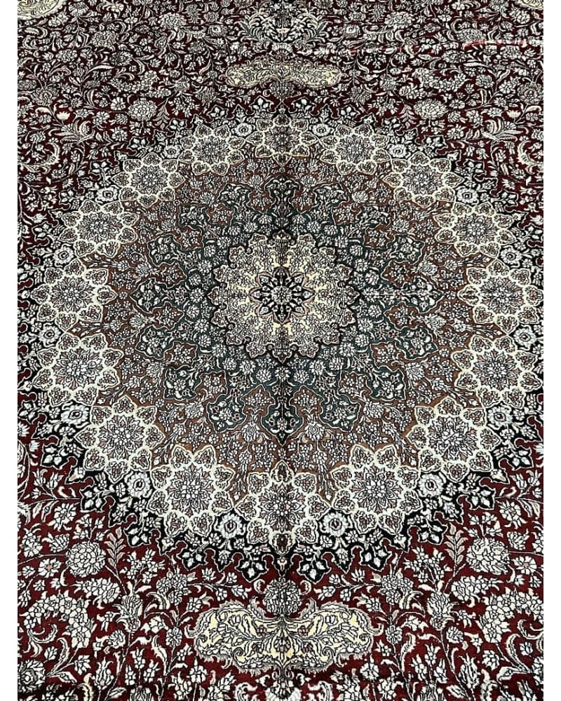 Qum Silk view 3