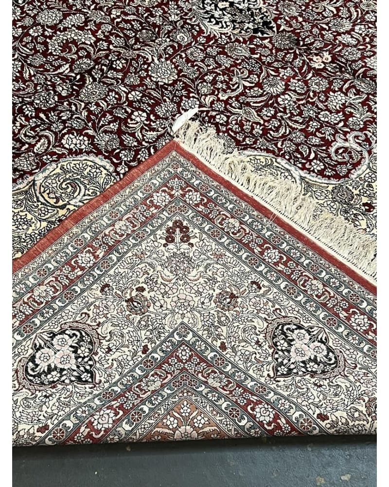 Qum Silk view 4